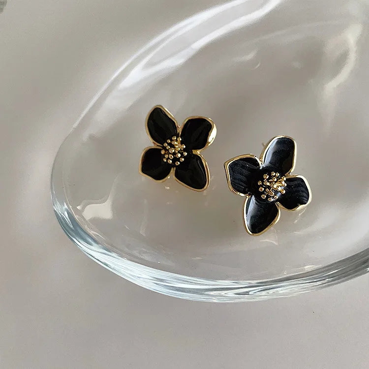 Sweet Flower Stud Earrings For Women Vintage Metal Ear Stud Girls Fashion Multi-colored Fresh Earring Party Wedding Jewelry