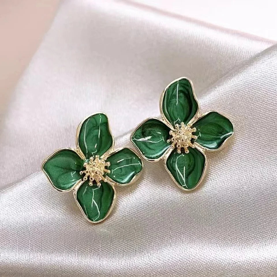 Sweet Flower Stud Earrings For Women Vintage Metal Ear Stud Girls Fashion Multi-colored Fresh Earring Party Wedding Jewelry